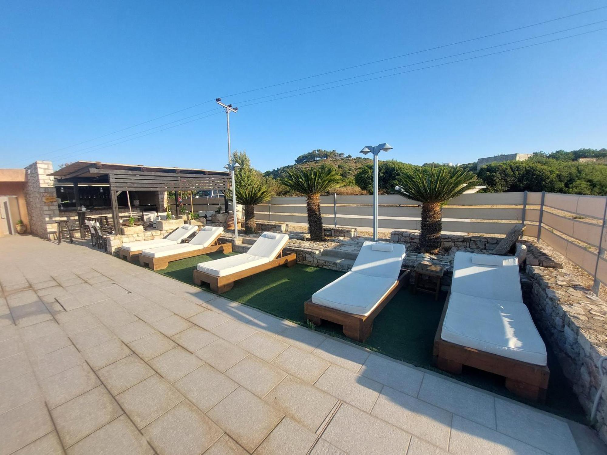 Petradi Apart otel Livadi  Dış mekan fotoğraf