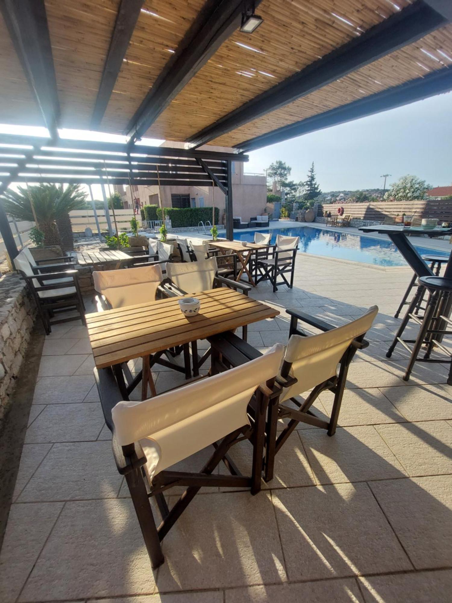 Petradi Apart otel Livadi  Dış mekan fotoğraf