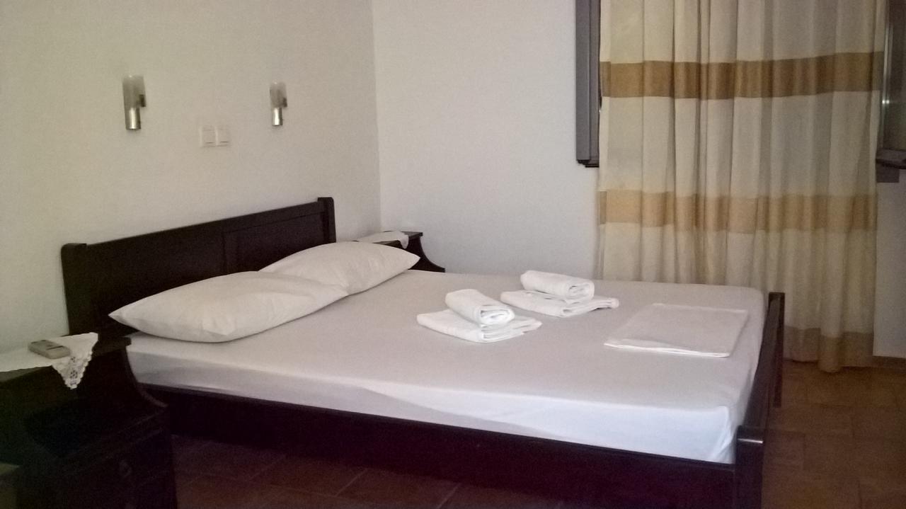 Petradi Apart otel Livadi  Dış mekan fotoğraf
