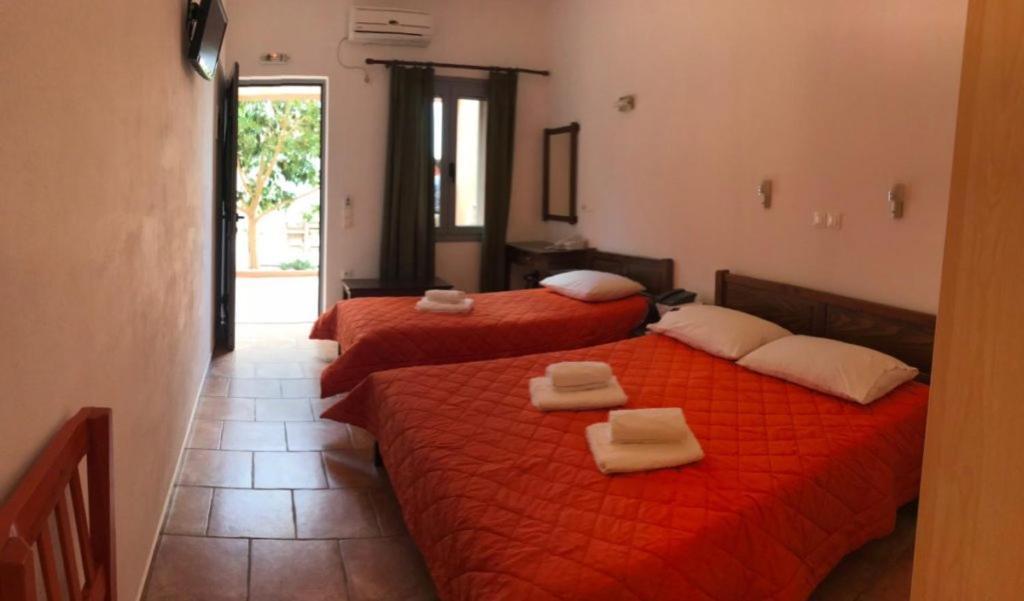 Petradi Apart otel Livadi  Dış mekan fotoğraf